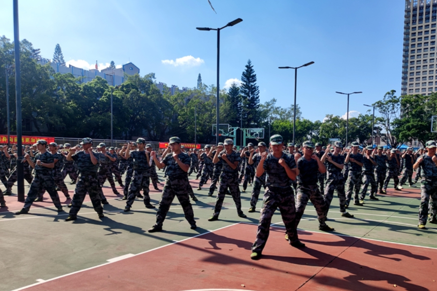艺术设计学院军训现场.jpeg